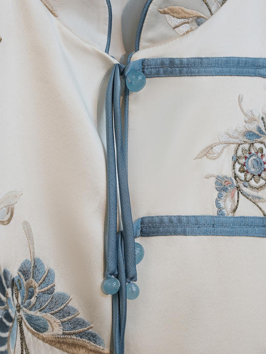 盛唐牡丹| 花舞蝶梦手推绣真丝外套(蓝色扣子) 商品图5