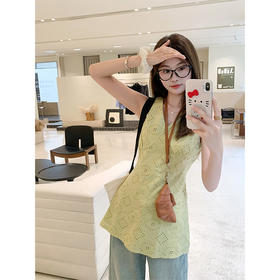 <曾小咸推荐>韩系气质v领黄色镂空绑带收腰无袖衬衫