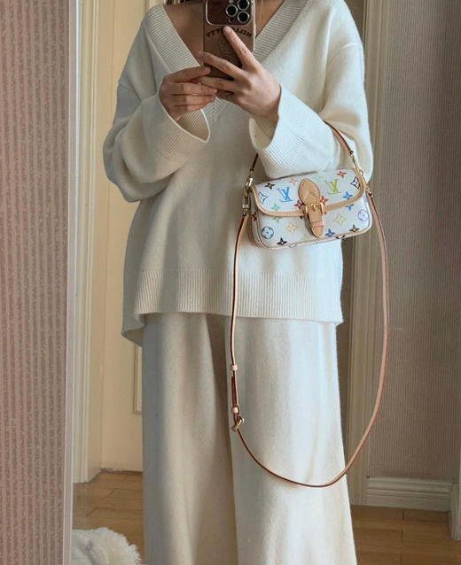 村上隆白三彩𝐧𝐚𝐧𝐨法棍 商品图2