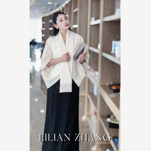 新品定制”—静奢风—都市摩登—风尚之选—Oversized流苏披肩 2405038 商品图3