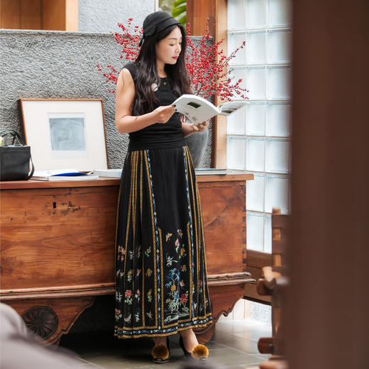 【林栖设计小店】绵羊毛针织上衣多色镂空手工钩花背心复古2025春夏新品上衣女1952132 商品图1