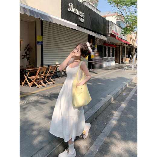 <曾小咸推荐>韩系甜美风白色V领长短款吊带连衣裙 商品图3