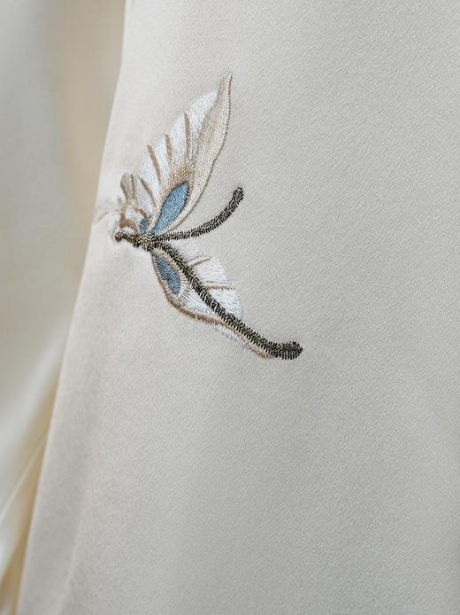 盛唐牡丹| 花舞蝶梦手推绣真丝外套(蓝色扣子) 商品图3