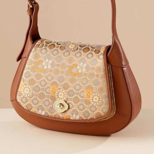 国风包 牛皮腋下包（杏黄宋锦） 高端时尚 面料轻薄透气 手感细腻爽滑 商品图1