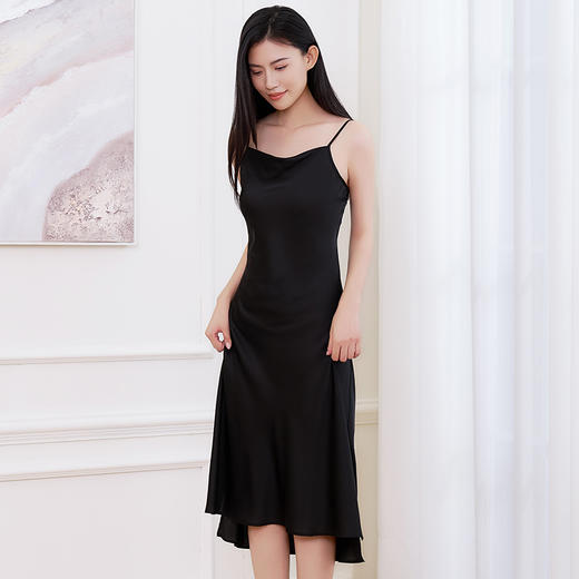 【商场同款】熳洁儿 春夏新款性感吊带长裙高级缎面绸家居服25203108 商品图7