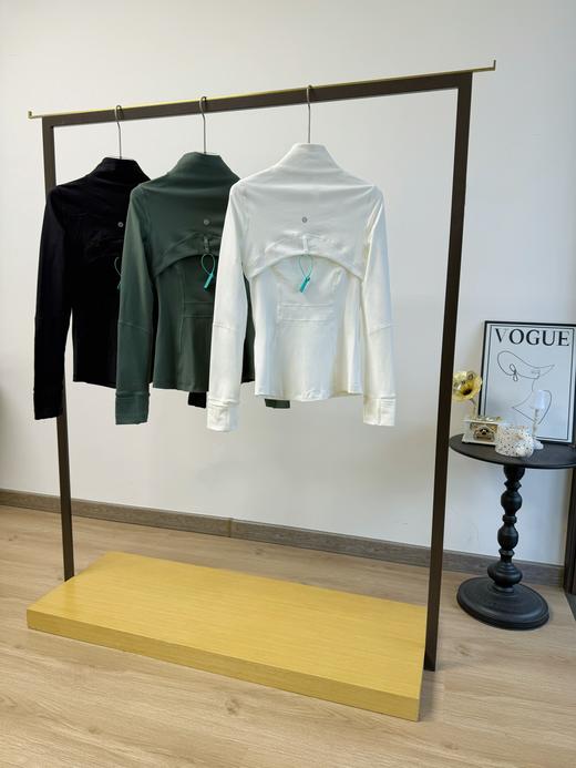 点此购买 lulu露露春秋季户外健身立领女士瑜伽服外套 zc 310673 商品图1