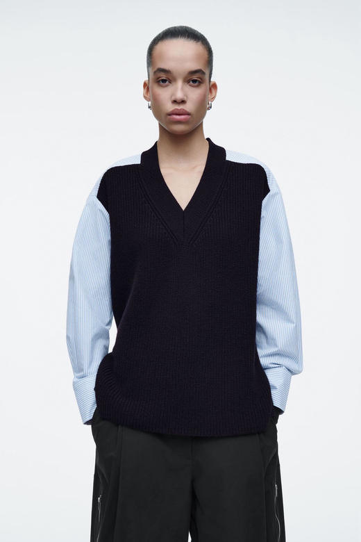 𝐂𝐨𝐬 同款早春藏青条纹衬衫拼接V领针织衫 商品图0