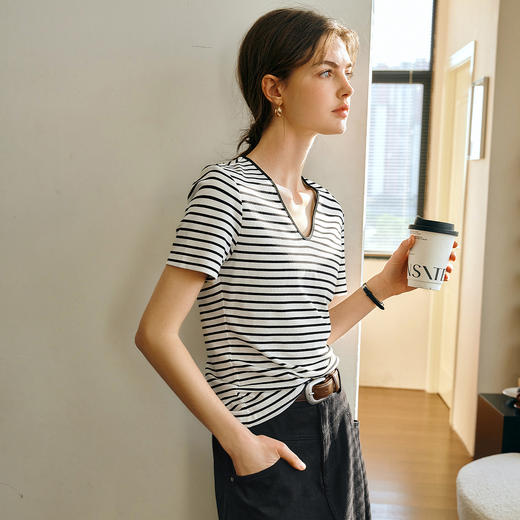 OLrain欧芮儿V领条纹百搭T恤女春季2025新款气质修身显瘦撞色上衣 商品图2