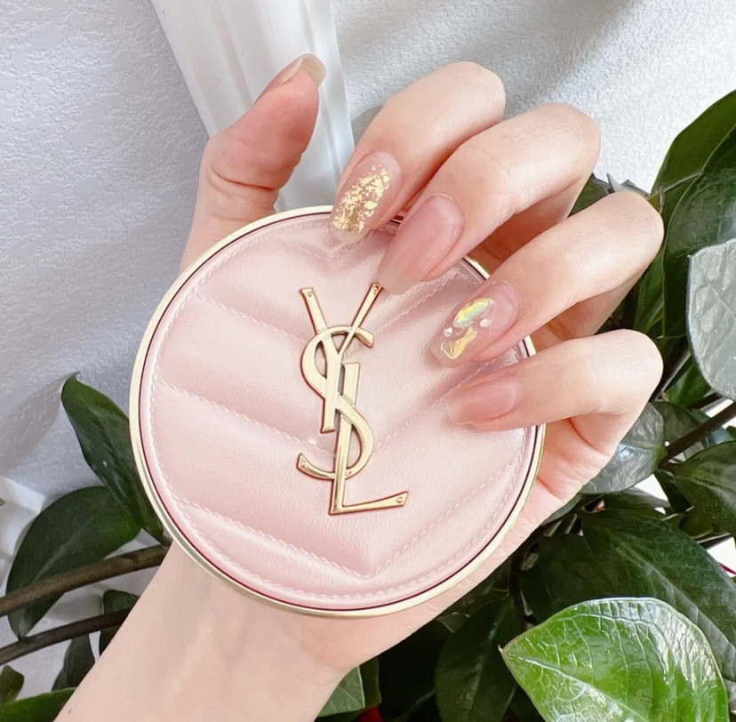 新品ysl圣罗兰粉色皮革气垫 清爽不油腻 适合夏天 不退不换