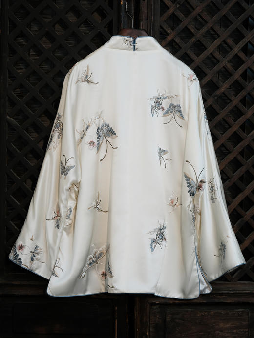 盛唐牡丹| 花舞蝶梦手推绣真丝外套(蓝色扣子) 商品图9