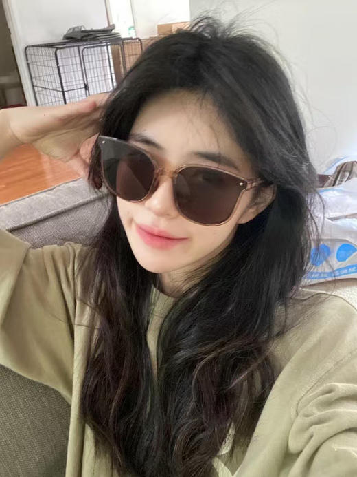 特价亏本清货，蕉下原厂代工气垫折叠墨镜，有3000付，现货供应！四个款式。 商品图11