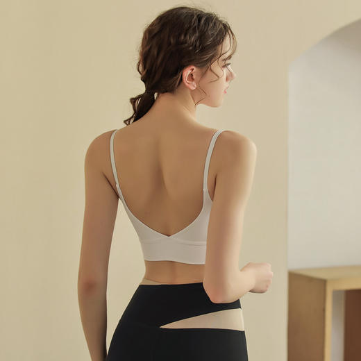 春夏新款【细肩带美背吊带文胸】跑步健身聚拢运动内衣女 露背瑜伽背心  商品图5