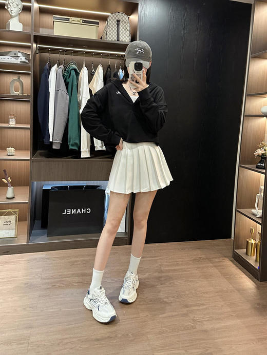 Alo印花连帽大V领三色卫衣舒适不拘束的户外chic感！高阶潮人不能错过的（EJ） 商品图7