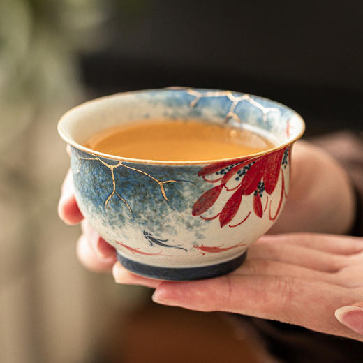 青花茶杯工厂手绘荷韵主人反口火石陶瓷杯红礼盒装描金品茗锦鲤杯 商品图1