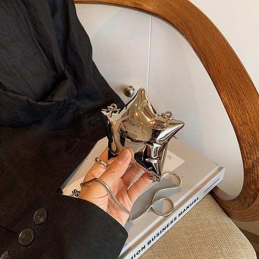 【新款星星包，设计感满满，小巧时尚】甜酷辣妹风星星包包 潮休闲腋下包斜挎包 小众设计感小包 个性零钱包-QQ 商品图7