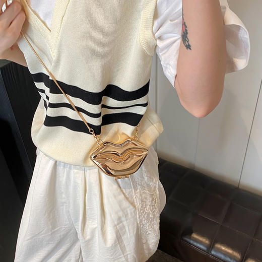 【新款星星包，设计感满满，小巧时尚】甜酷辣妹风星星包包 潮休闲腋下包斜挎包 小众设计感小包 个性零钱包-QQ 商品图4