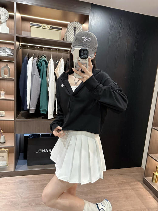 Alo印花连帽大V领三色卫衣舒适不拘束的户外chic感！高阶潮人不能错过的（EJ） 商品图8