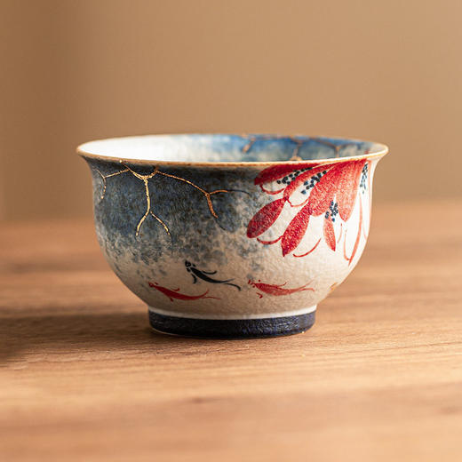 青花茶杯工厂手绘荷韵主人反口火石陶瓷杯红礼盒装描金品茗锦鲤杯 商品图0