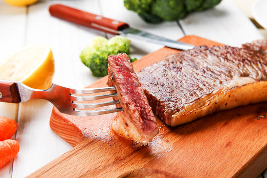 澳洲M9和牛西冷扒 送礼体面 肉质细密鲜嫩 风味十足 适合煎食 烧烤 商品图6