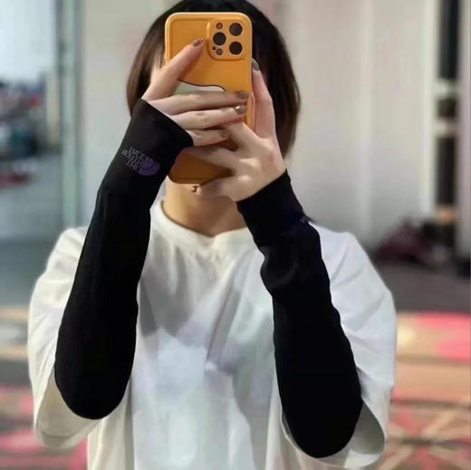 日本限定 正品北面紫标 春夏季 防晒冰袖，黑白两色 商品图4