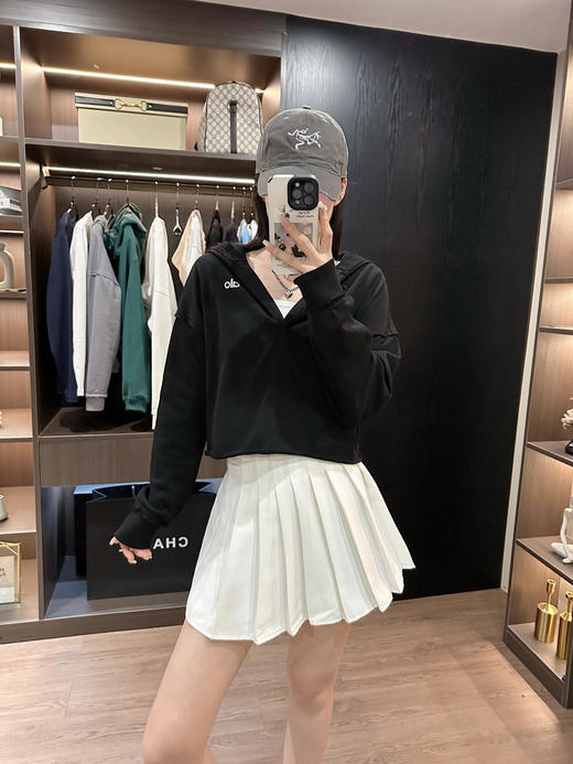 Alo印花连帽大V领三色卫衣舒适不拘束的户外chic感！高阶潮人不能错过的（EJ） 商品图10