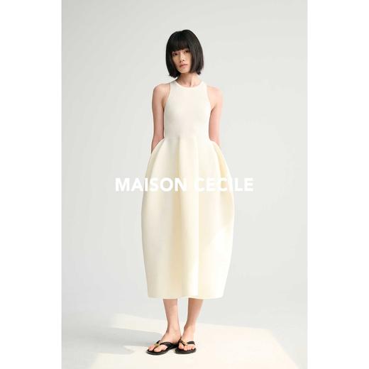 MAISON CECILE 黑色/奶白色重工chao耗时针织立体花苞连衣裙 商品图4
