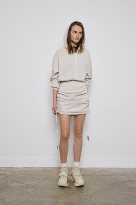 螺纹收腰连衣短裙