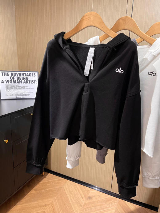 Alo印花连帽大V领三色卫衣舒适不拘束的户外chic感！高阶潮人不能错过的（EJ） 商品图3