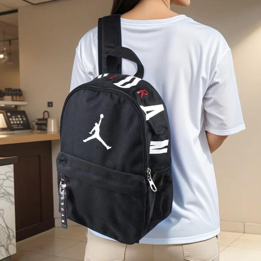 正品耐克Jordan Air正品双肩包！保证正品～～

✅尺寸：350mm*254mm*127mm 商品图6