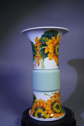 釉下五彩向日葵花觚