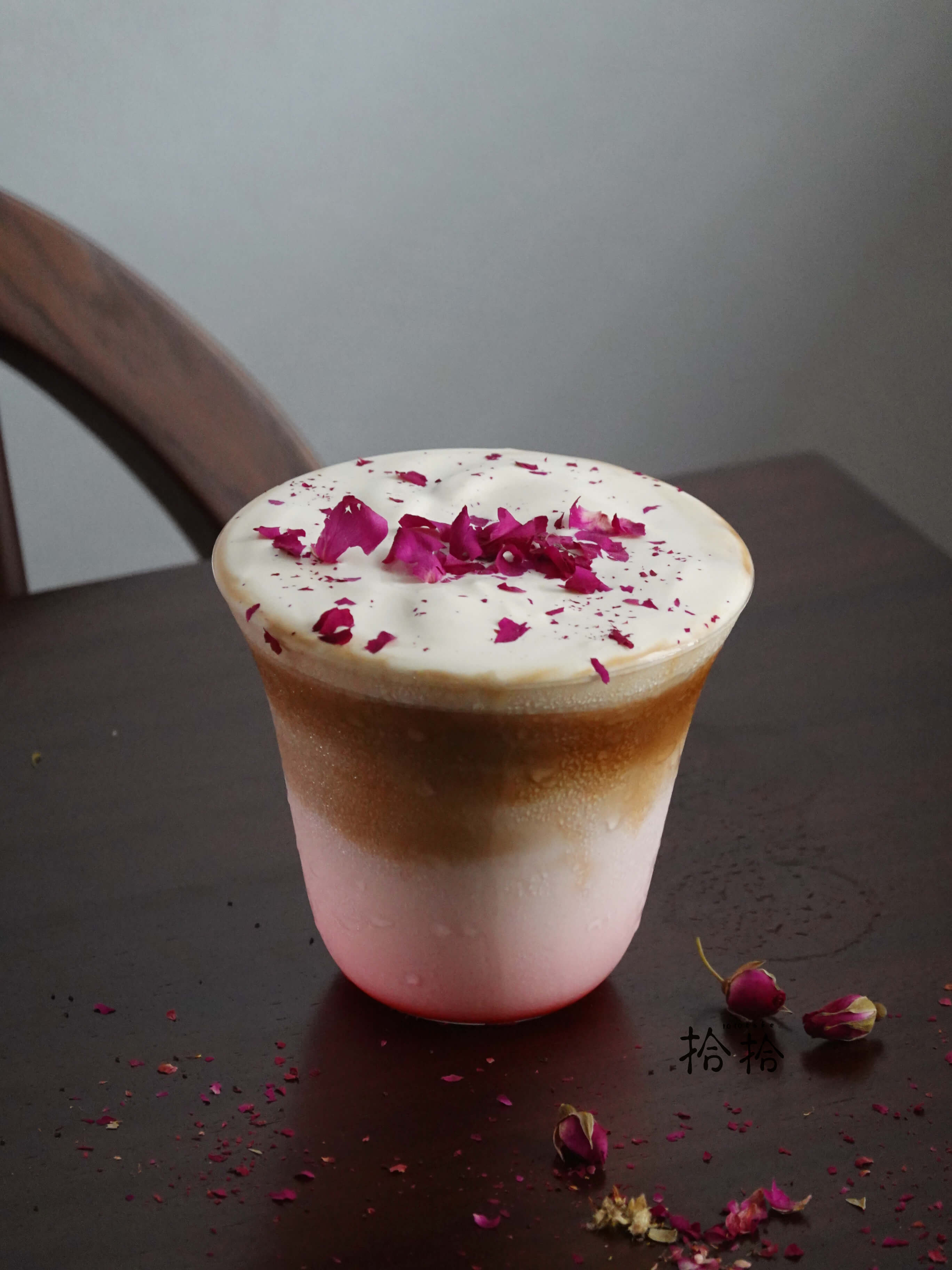 玫瑰海盐拿铁（冷/热）