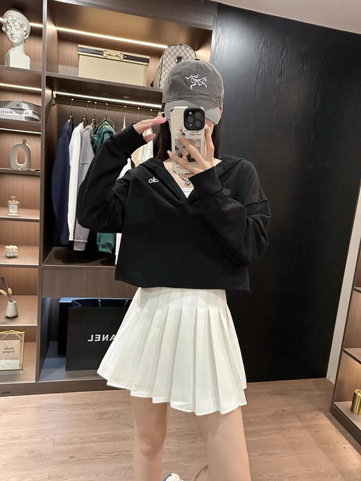 Alo印花连帽大V领三色卫衣舒适不拘束的户外chic感！高阶潮人不能错过的（EJ） 商品图9