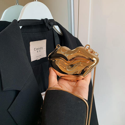 【新款星星包，设计感满满，小巧时尚】甜酷辣妹风星星包包 潮休闲腋下包斜挎包 小众设计感小包 个性零钱包-QQ 商品图6