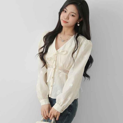 顺丰包邮洛诗琳40711春季气质蕾丝拼接收腰显瘦V领提花上衣53036T 商品图0