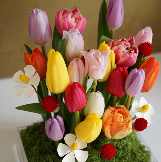 《缤纷春日》19枝郁金香透视花盒 商品图3