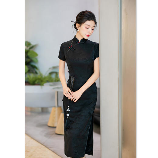 GX纯黑色2025春夏新款花罗旗袍连衣裙三分袖长款改良侧八扣双层旗袍 商品图2