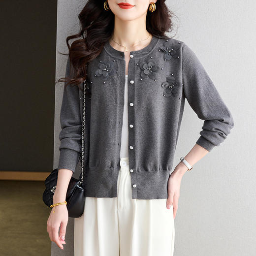 CC-27-2523通勤设计感圆领钉珠花朵小香风外套女2025开春新款小个子短款上衣 商品图1