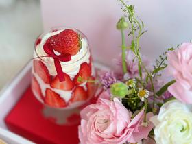 女神节高脚杯鲜花蛋糕（提前一天预定，鲜花按当天花店现有的装饰，介意者勿拍）