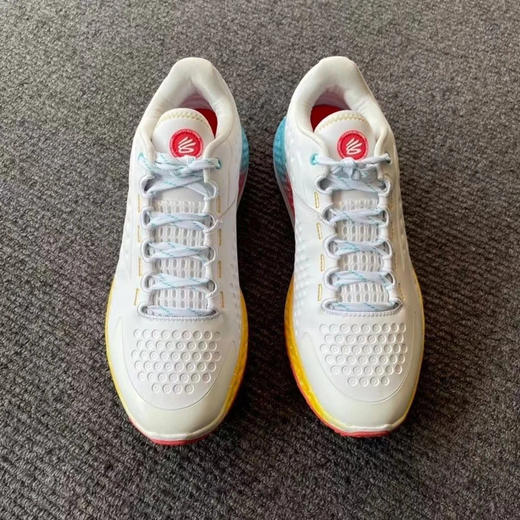 正品安德玛库里高尔夫男士球鞋，EVA中底舒适有弹力，鞋垫抗菌防臭，防滑底片抓地力更强
尺码40-44各几双 商品图6