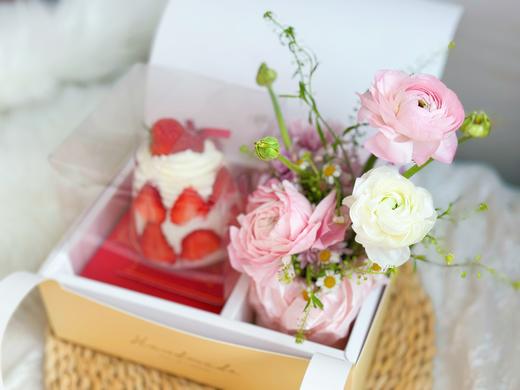 女神节高脚杯鲜花蛋糕（提前一天预定，鲜花按当天花店现有的装饰，介意者勿拍） 商品图1