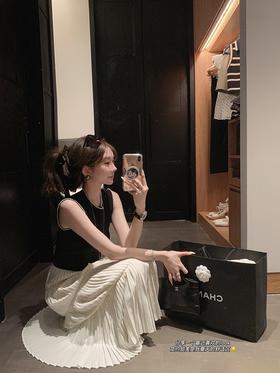 金蘑菇菇 代官山假日 Effortless极简/黑白无袖上衣百褶半裙套装