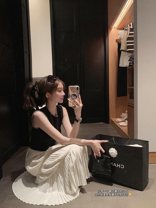 金蘑菇菇 代官山假日 Effortless极简/黑白无袖上衣百褶半裙套装 商品图0