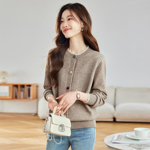 CC-QL-8572小香风针织开衫女短外套2025春秋新款圆领毛衣外搭小个子彩扣上衣 商品图3