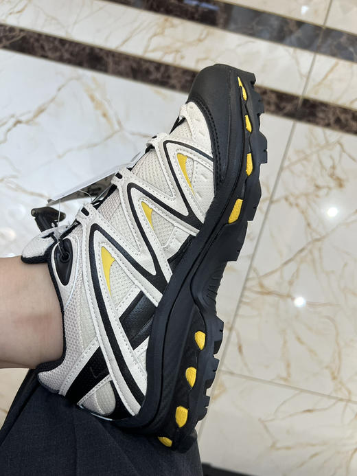 33-2渠道货 原材 SAL新色到 XT-Quest GTX 户外登山鞋 情侣款 运动休闲鞋 商品图4