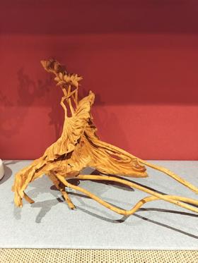 残荷黄杨木摆件