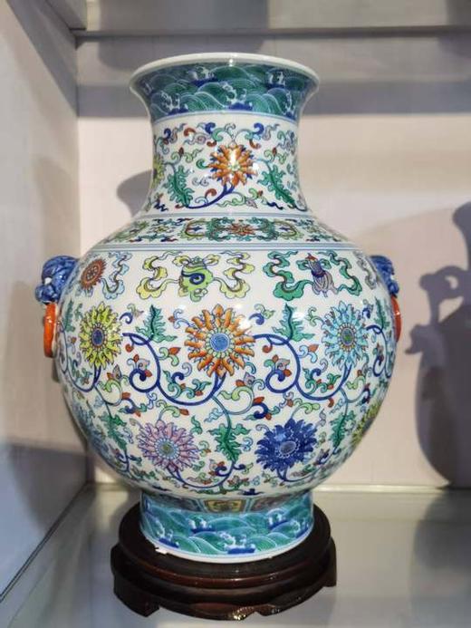 斗彩暗八仙双耳尊 商品图0