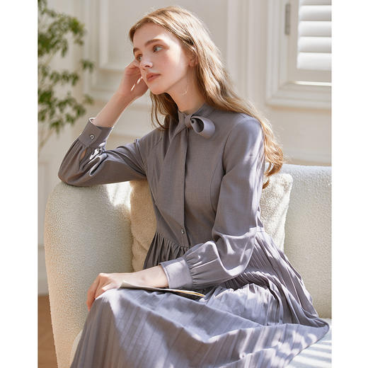 Famecoco范可儿原创小众衬衫裙女士秋款长袖系带领收腰百褶衬衫裙F225FA013 商品图3