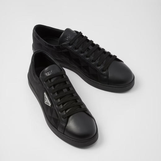 PRADA 普拉达 男士珐琅三角形徽标皮革休闲运动鞋 黑色 2EE376 3LNW F0002 商品图1
