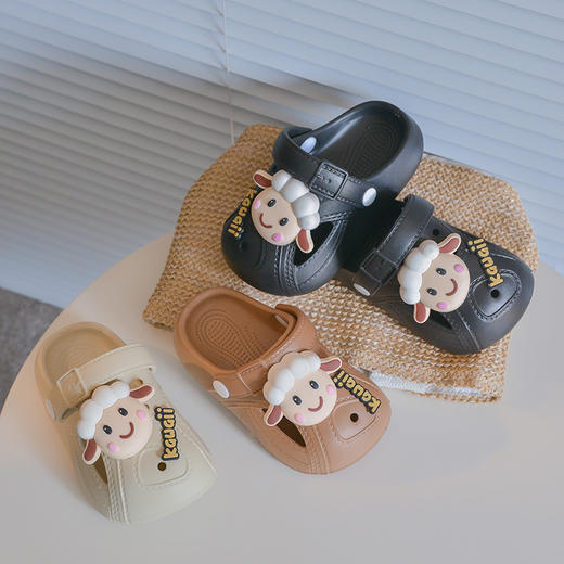 立减15【透气排水洞洞鞋，小羊卡通图案/萌力无限~】儿童夏款包头凉拖鞋 厚底防滑小孩沙滩鞋 可爱卡通小羊洞洞鞋外穿-QQ#异业福利 商品图2