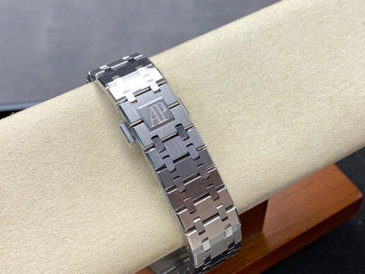 NOOB official 厂出品，必属精品❕❕AP/爱彼 皇家橡树系列全新26240计时码表，采用同正品一致（6字位小秒  透底机芯Caliber4401计时机芯)，搭配防眩目蓝宝石高透玻璃❕❕❕ 商品图8